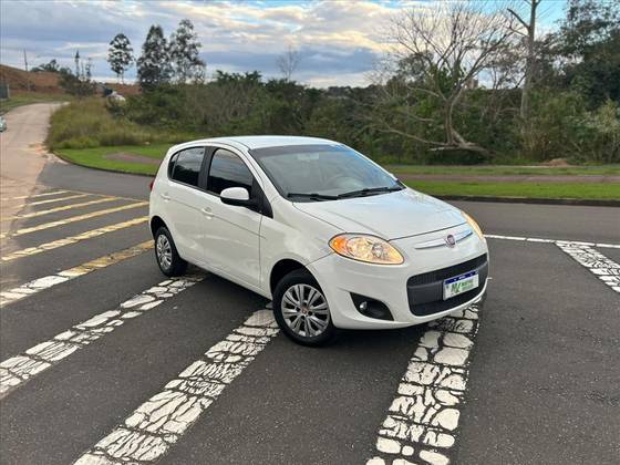 FIAT PALIO 1.4 MPI ATTRACTIVE 8V FLEX 4P MANUAL FIAT PALIO 1.4 MPI ATTRACTIVE 8V FLEX 4P MANUAL